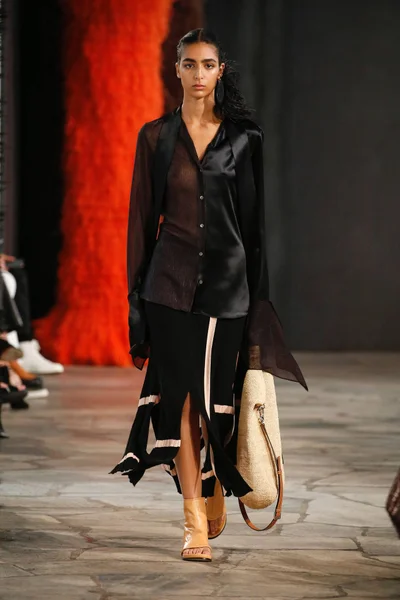 Look 50